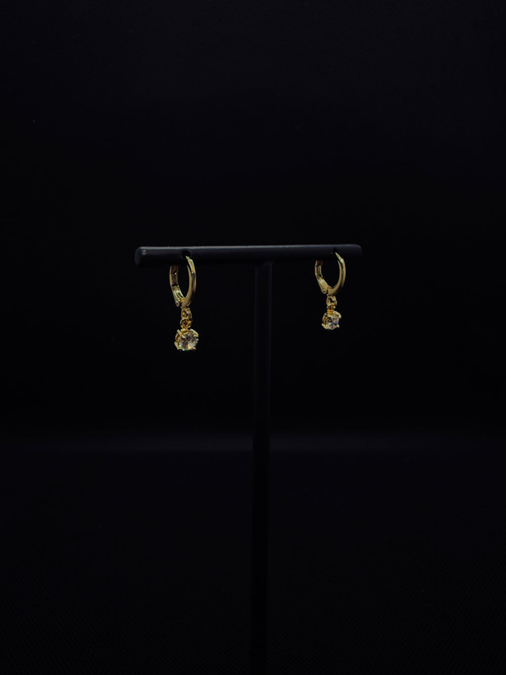 Créoles ornées d'un cristal - Atelier.Goldissim