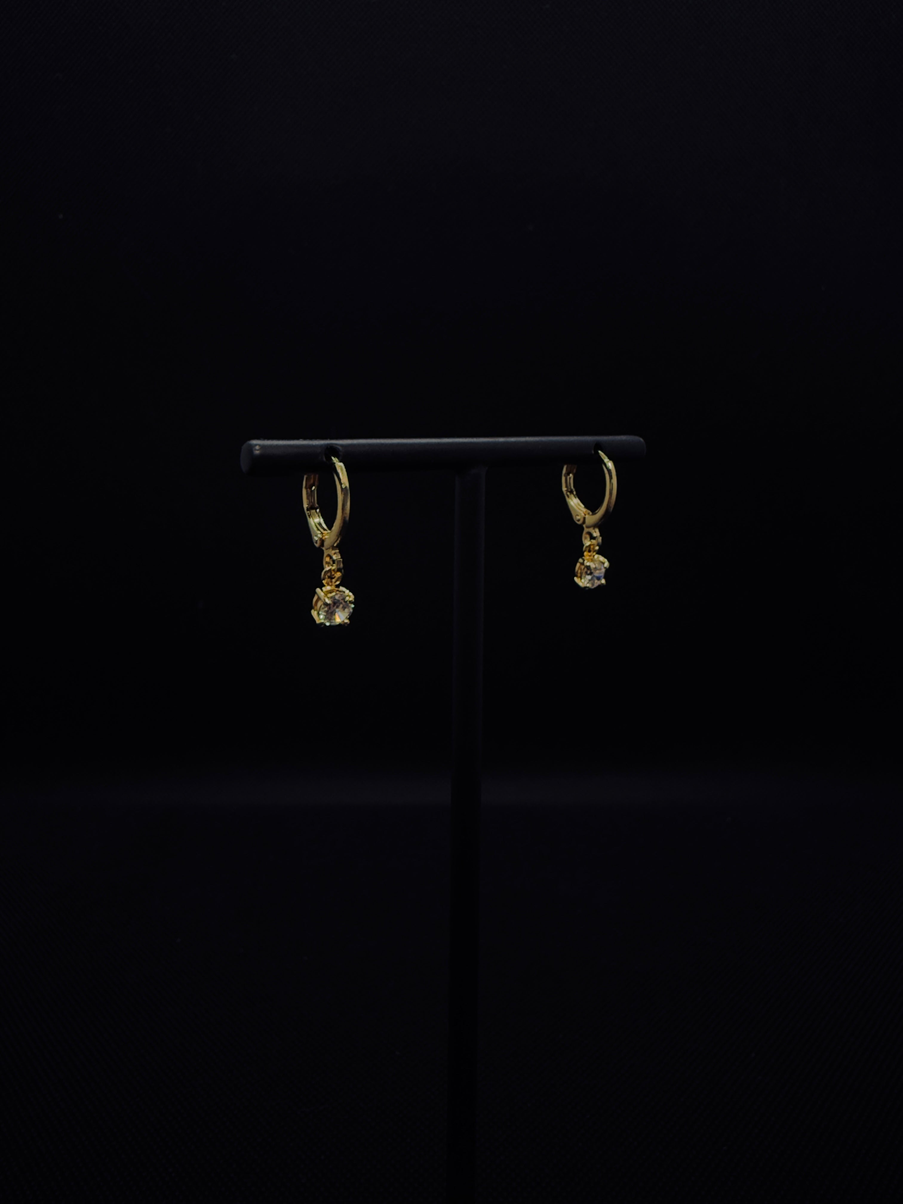 Créoles ornées d'un cristal - Atelier.Goldissim