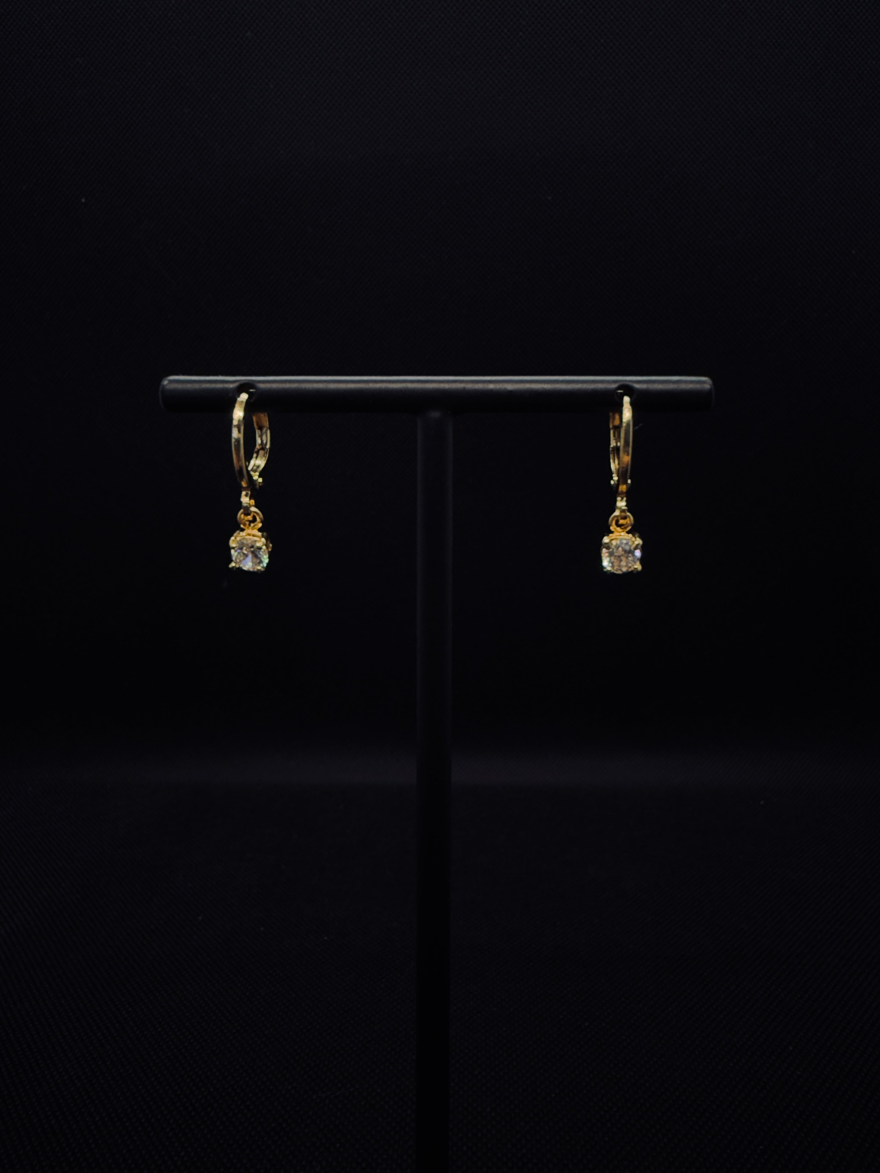 Créoles ornées d'un cristal - Atelier.Goldissim